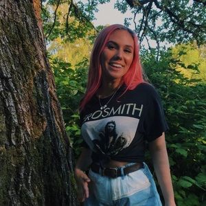 Meet your Posher, Courtney